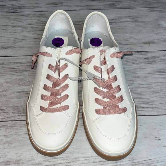 Dolce Vita Sneakers Size 6.5M NWOT - Picture 2 of 5